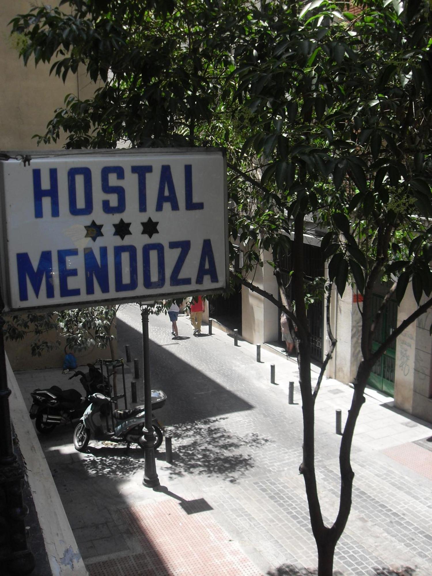 מדריד Hostal Mendoza מראה חיצוני תמונה