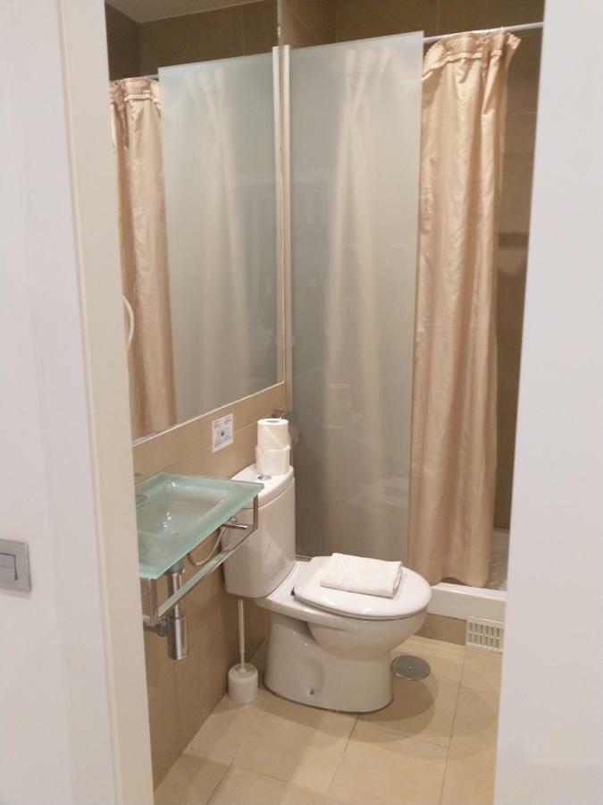 מדריד Hostal Mendoza מראה חיצוני תמונה